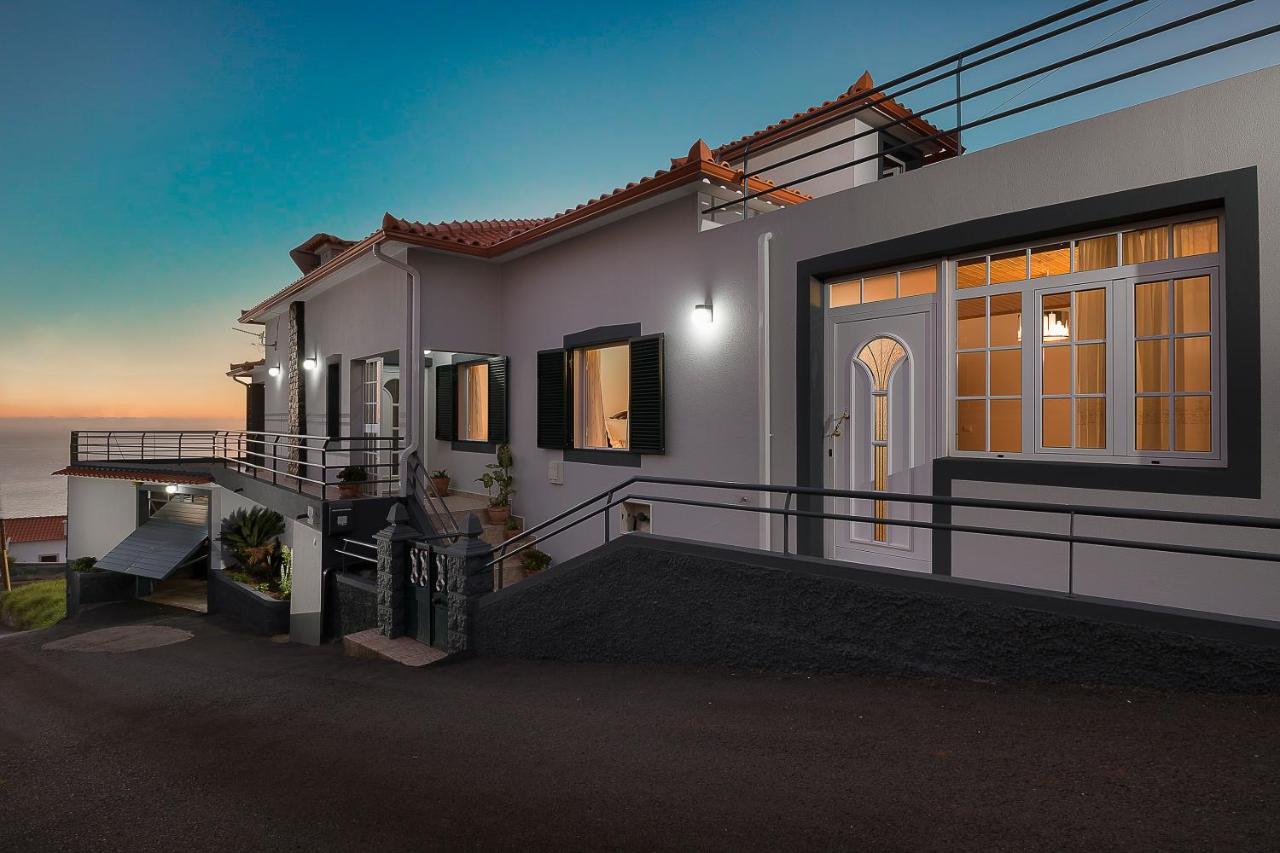 Welcome Home, With A Fantastic View, Sunrise & Sunsets Estreito Da Calheta エクステリア 写真